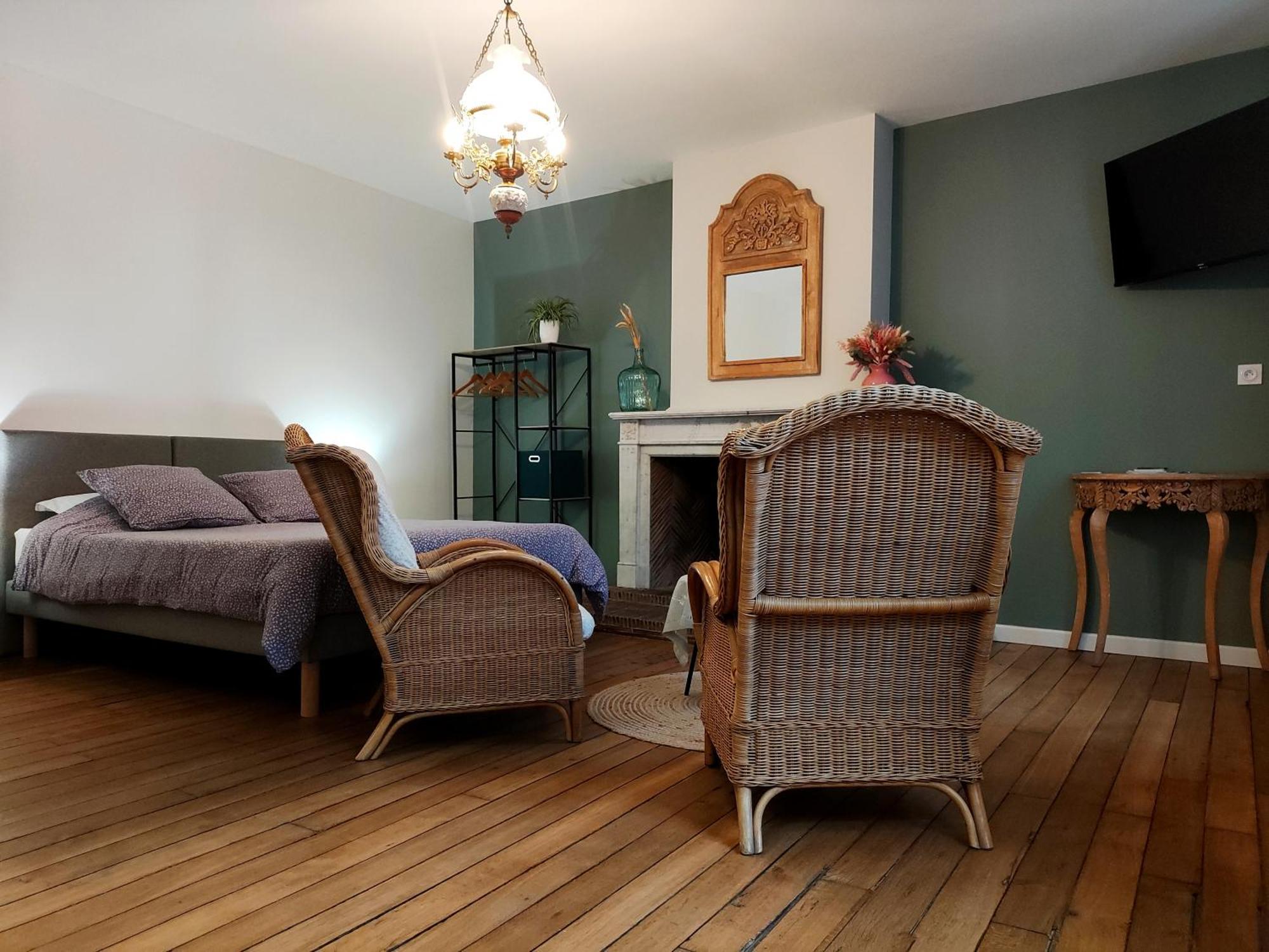 Le Relais Napoleon Panzió Avesnes-sur-Helpe Kültér fotó